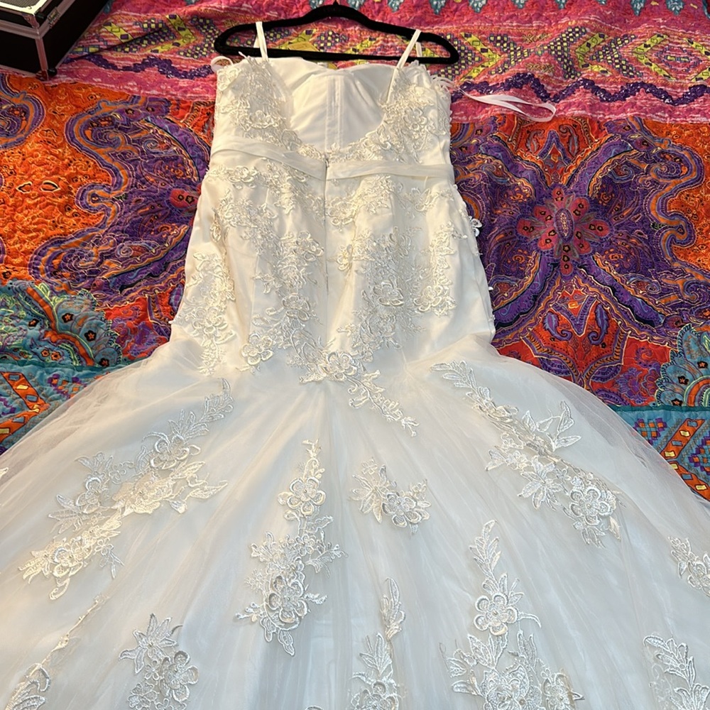 NEW mermaid wedding ivory with 3D appliqué - Picture 5 of 12